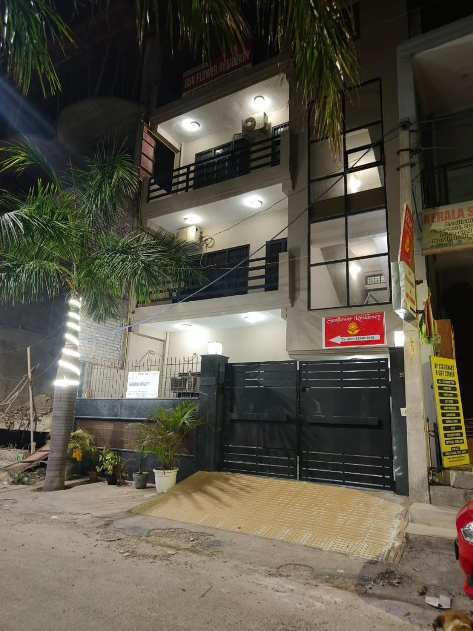 Play-Sunflower Omega-1 Couple Friendly Greater Noida Exterior foto